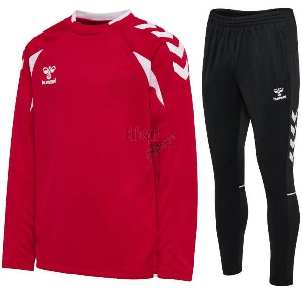 Męski dres treningowy Hummel Core 2.0 składający się z czerwonej bluzy crew neck bez zamka oraz czarnych zwężanych spodni treningowych
