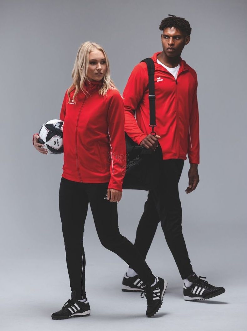 Męski dres treningowy Erima Liga Star – czerwona bluza sportowa z kapturem oraz czarne spodnie treningowe Erima Performance o zwężanym kroju.