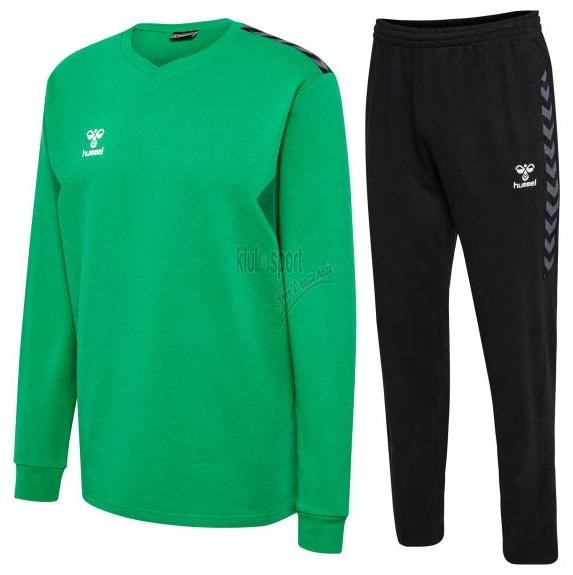 Męski dres bawełniany Hummel Authentic – zielona bluza wkładana przez głowę z logo na piersi oraz czarne spodnie dresowe z szarymi szewronami.