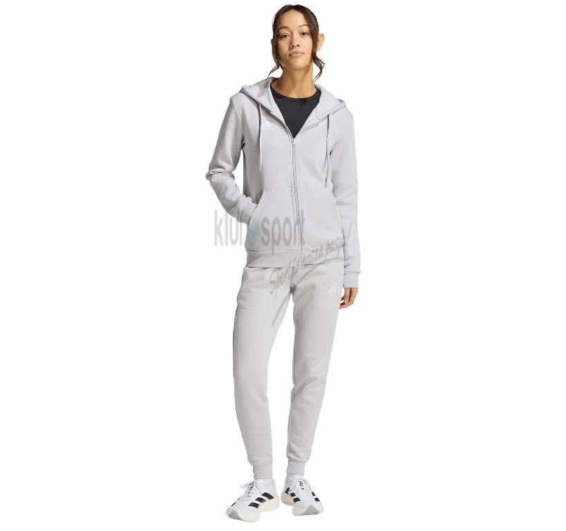 Damski dres bawełniany adidas Entrada 26 w kolorze jasnoszarym – rozpinana bluza z kapturem i dopasowane spodnie dresowe ze ściągaczami.