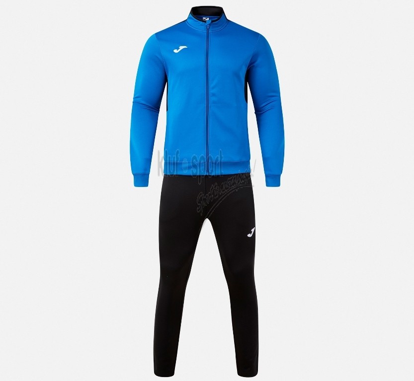 Męski dres treningowy Joma Winner IV – niebieska bluza zapinana na pełny zamek z czarnymi detalami oraz czarne spodnie dresowe z białym logo Joma.