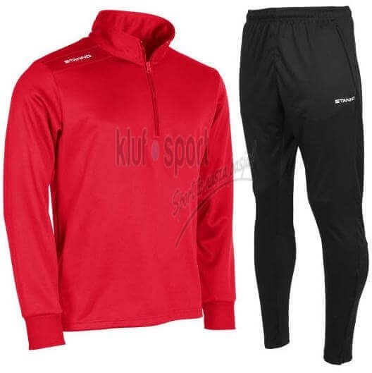 Męski dres treningowy Stanno Field – czerwona bluza z krótkim zamkiem pod szyją (half zip) oraz dopasowane czarne spodnie treningowe.
