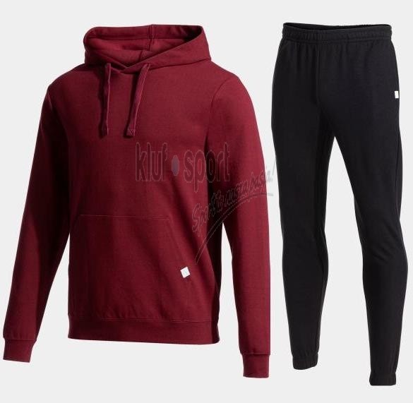 Męski dres bawełniany Joma Universo – bordowa bluza z kapturem i czarnym logo na piersi oraz czarne spodnie dresowe ze ściągaczami.