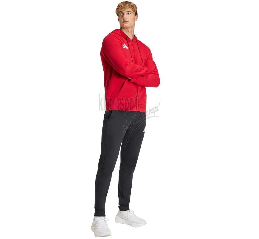 Męski dres bawełniany adidas Entrada 26 – czerwona rozpinana bluza z kapturem i czarne spodnie dresowe z białym logo adidas.