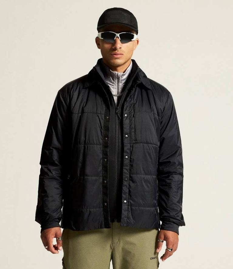 Męska kurtka pikowana Craft ADV Urban Light Padded Overshirt w kolorze czarnym – stylowa kurtka koszulowa z kieszeniami na piersi.