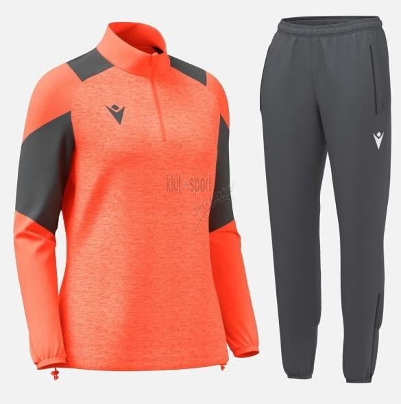 Damski koralowy dres treningowy Macron Chantico z bluzą 1/4 zip i otworem na kciuk oraz czarnymi spodniami Glory.