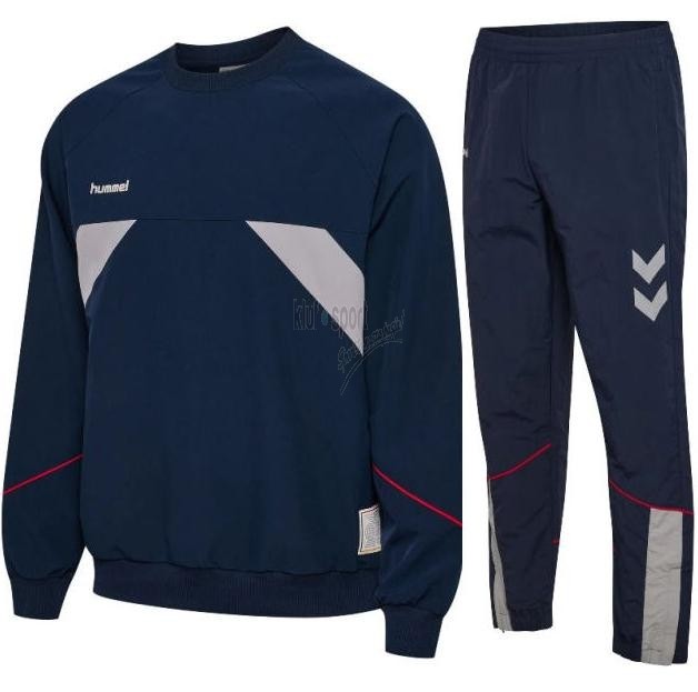 Męski dres treningowy hummel World 26 Crew Tech w kolorze granatowym – zestaw z bluzą bez zamka i spodniami dresowymi z szewronami.