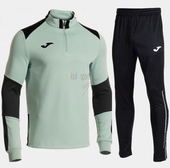 Męski dres treningowy Joma Danubio IV – popielata bluza z krótkim zamkiem pod szyją i czarnymi wstawkami oraz czarne spodnie dresowe z logo Joma.