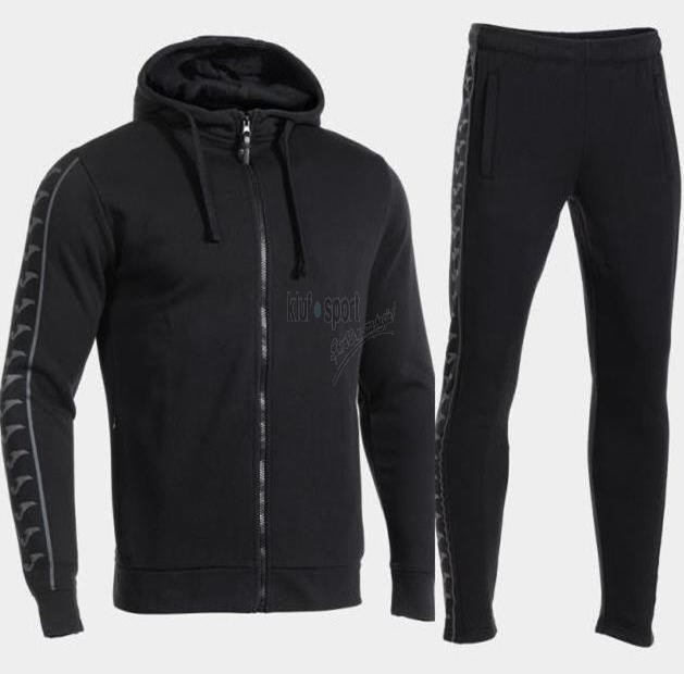 Męski dres bawełniany Joma Heroic – czarna rozpinana bluza z kapturem i logotypami na ramionach oraz dopasowane czarne spodnie dresowe.