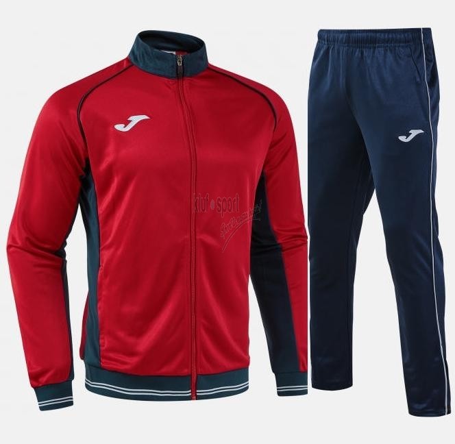 Męski dres treningowy Joma Eco-Retro – czerwona bluza zapinana na zamek z granatowymi detalami oraz granatowe spodnie dresowe z logo Joma.