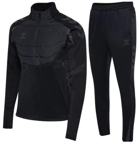 Męski dres treningowy Hummel BTC Winter Training – czarna bluza z krótkim zamkiem, pikowaną klatką piersiową i czarne spodnie dresowe z szewronami.